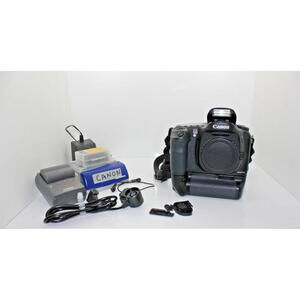 Canon EOS 10D 6.3MP Digital SLR Camera Body -Battery Grip-4 batteries 2 Chargers